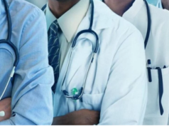 FG begs doctors, nurses to remain in Nigeria